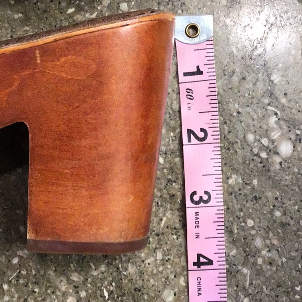 Latigo Iris tan leather sandals, 8.5 - Picture 6 of 16